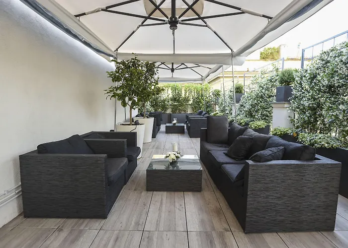Terrace Pantheon Relais