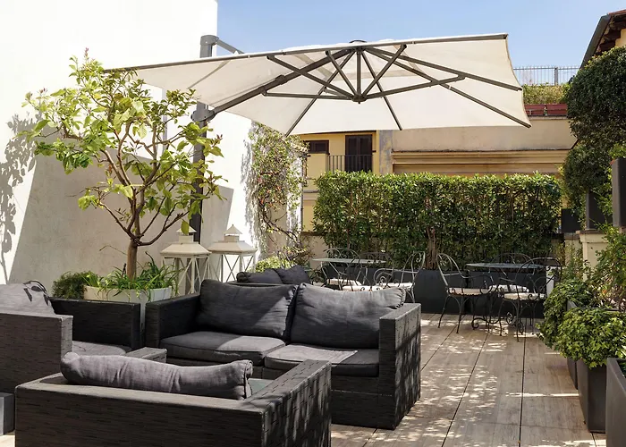 Terrace Pantheon Relais